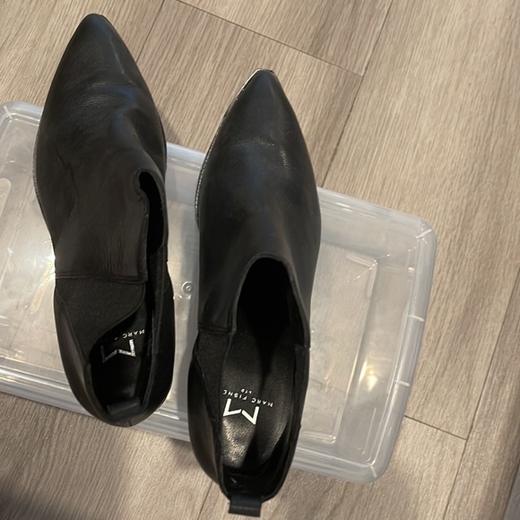 Marc Fisher black Chelsea pull on bootie. - Picture 2 of 4